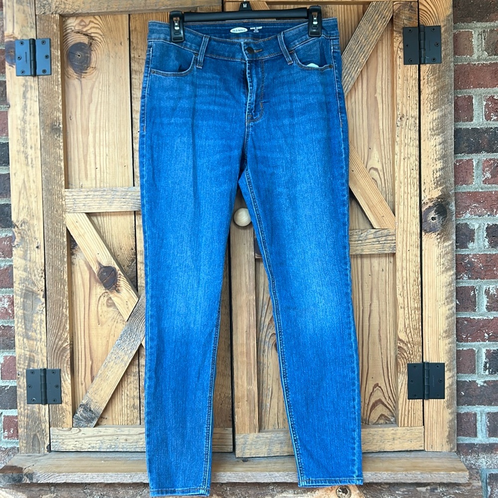 Women’s super-skinny, ankle, mid-rise Old Navy jeans.